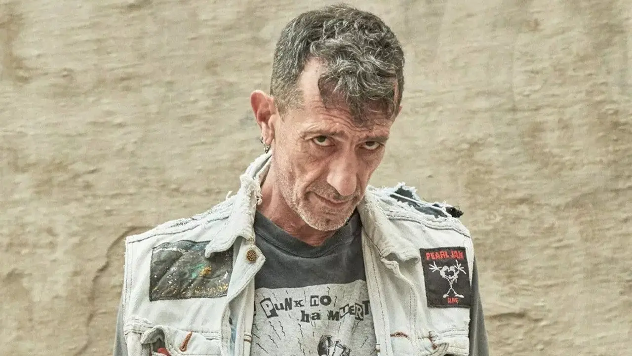 Manolo Kabezabolo backdrop