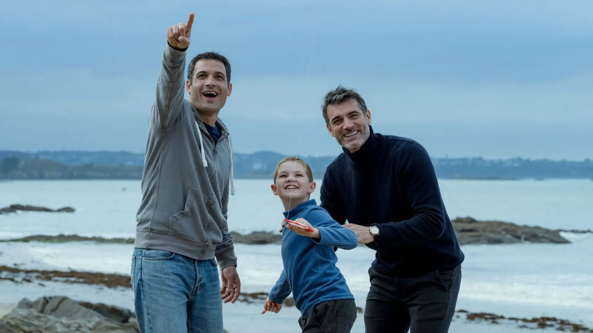 Notre fils backdrop