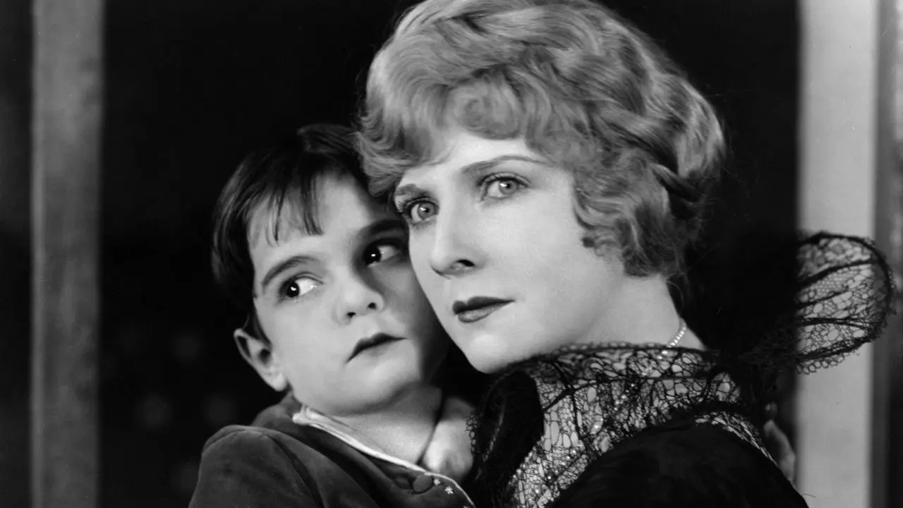 Confessions of a Queen backdrop