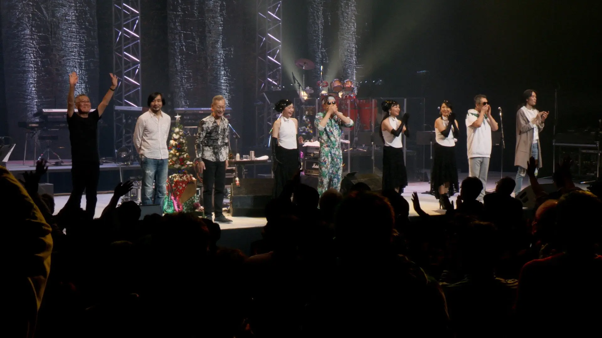 Super Live 2020 - Rainbow Finger Dancin' - Christmas Special backdrop