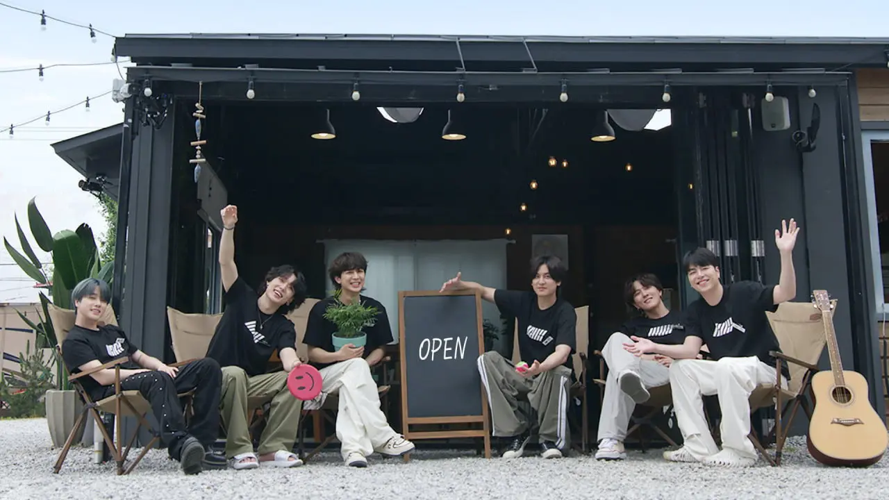 Holiday Staff: iKON's The DreamPing backdrop