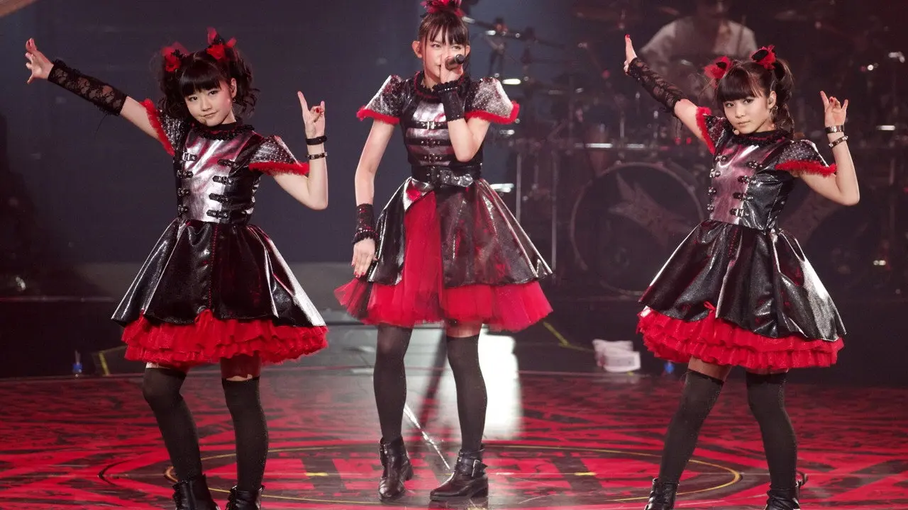 BABYMETAL LIVE AT BUDOKAN ～RED NIGHT ＆ BLACK NIGHT APOCALYPSE～ 黒い夜 LEGEND “DOOMSDAY” ～召喚の儀～ backdrop