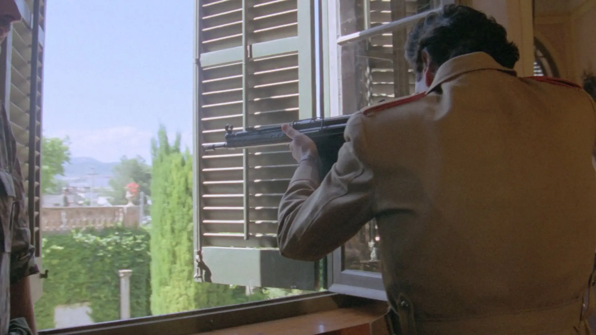 Esmeralda Bay backdrop