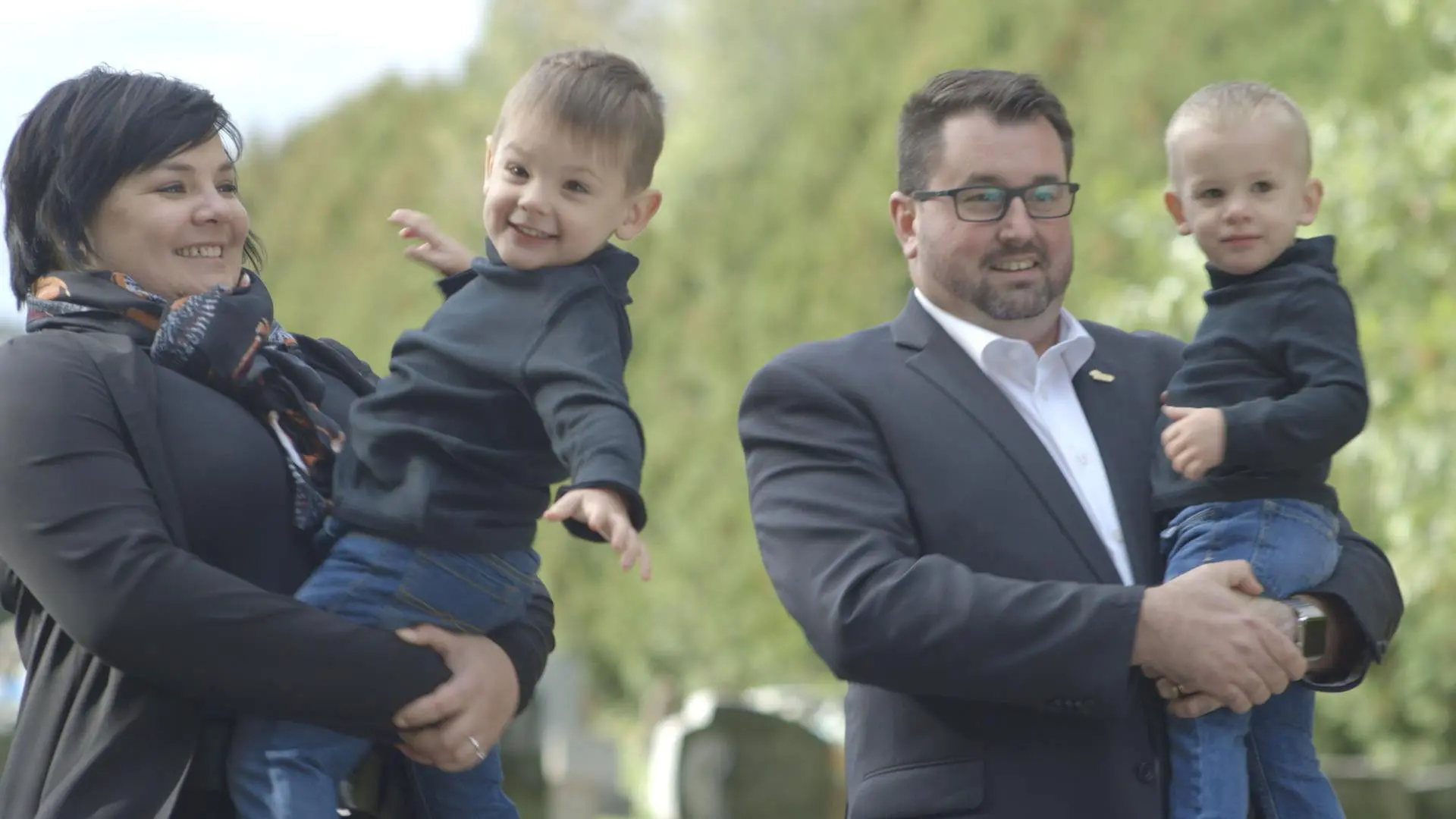 Les Croque-morts backdrop