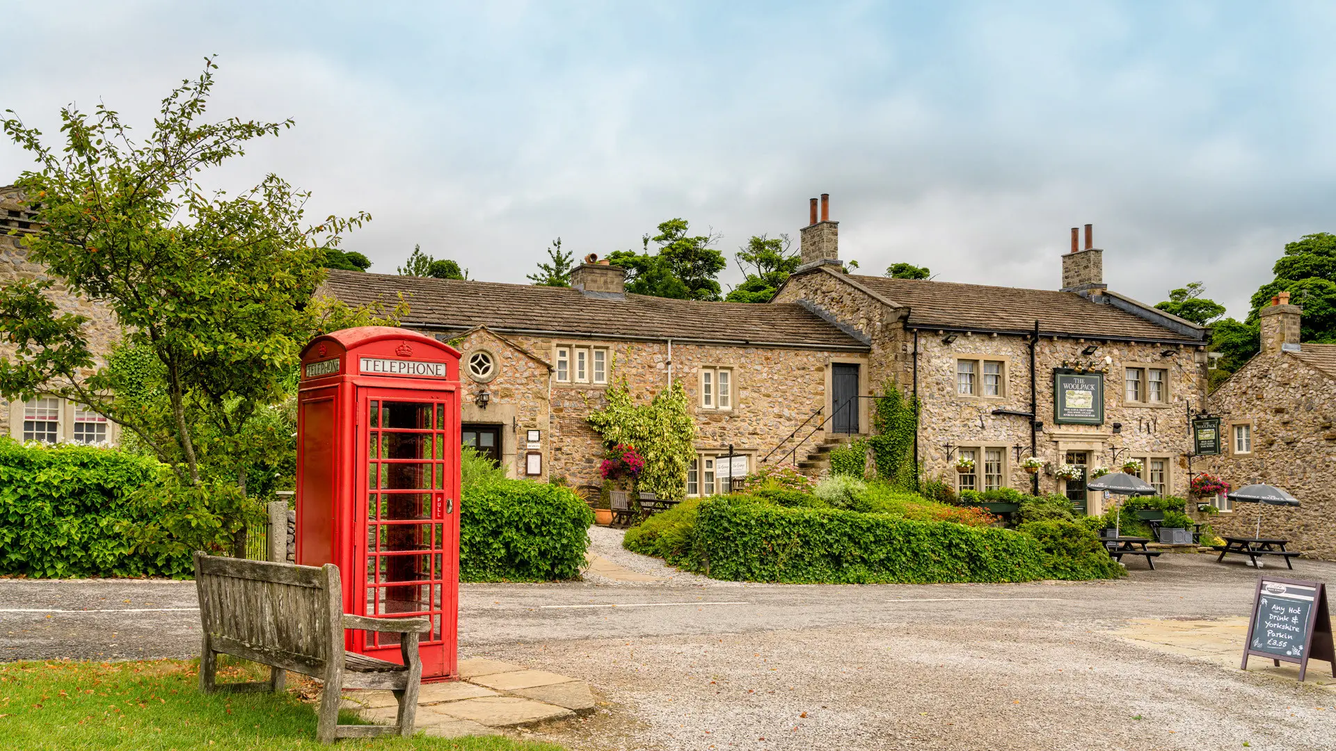 Emmerdale backdrop