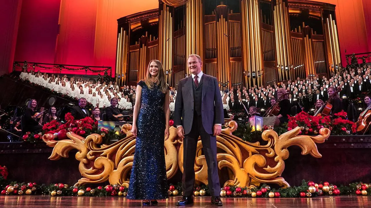 Christmas with the Mormon Tabernacle Choir backdrop