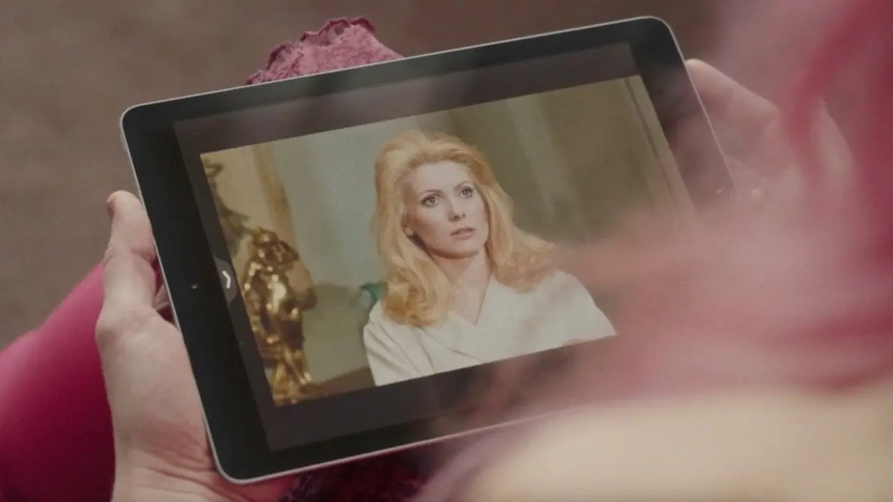 "Belle de jour", l’envers du fantasme backdrop