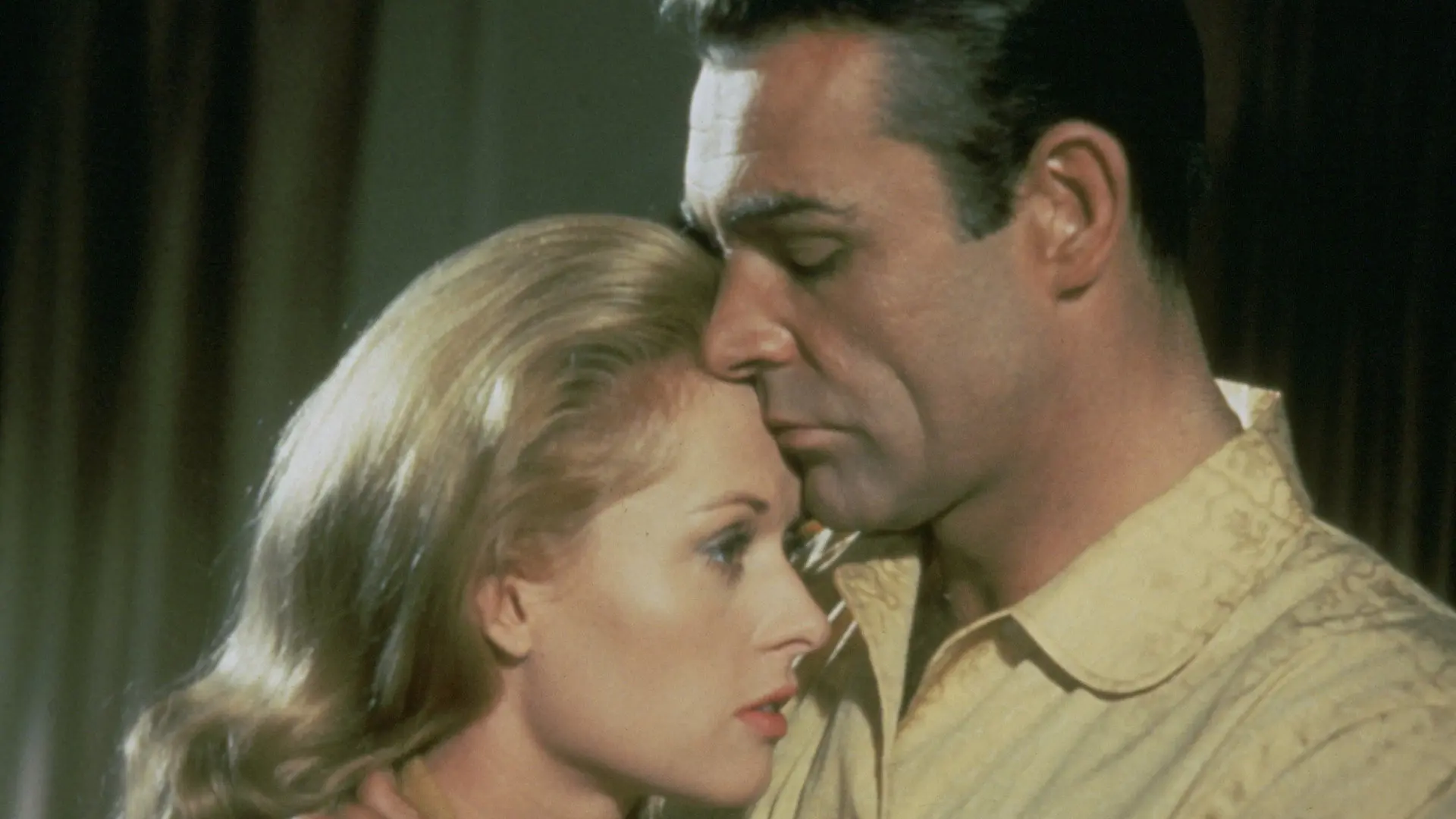 Mr. Kingstreet's War backdrop