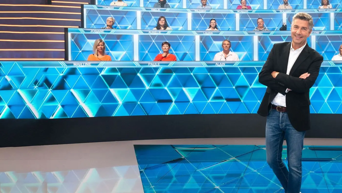 Septante et Un backdrop