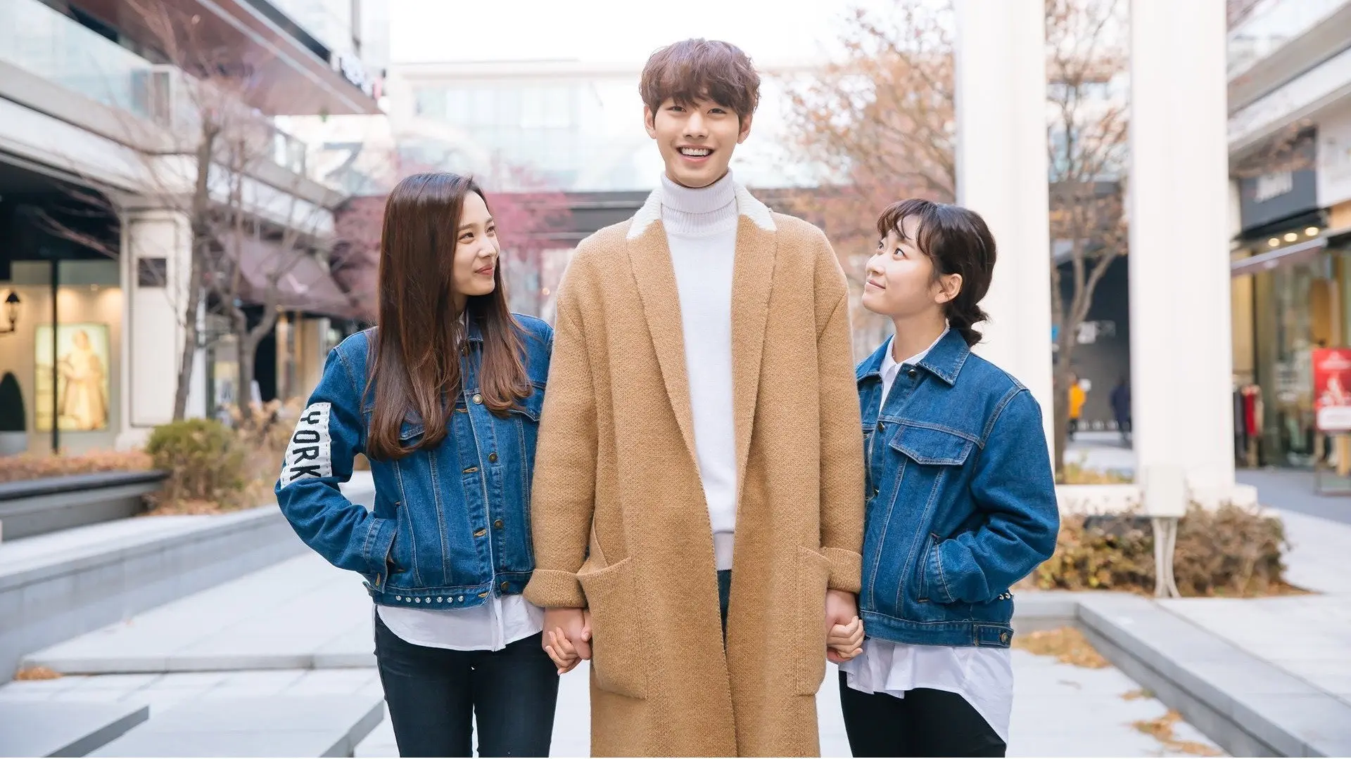 Queen of the Ring backdrop