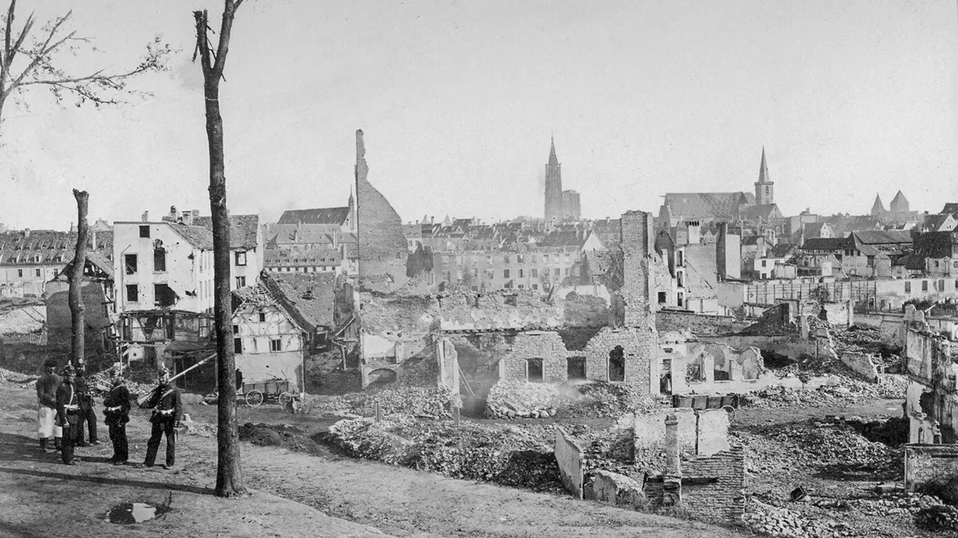 Brothers at War backdrop