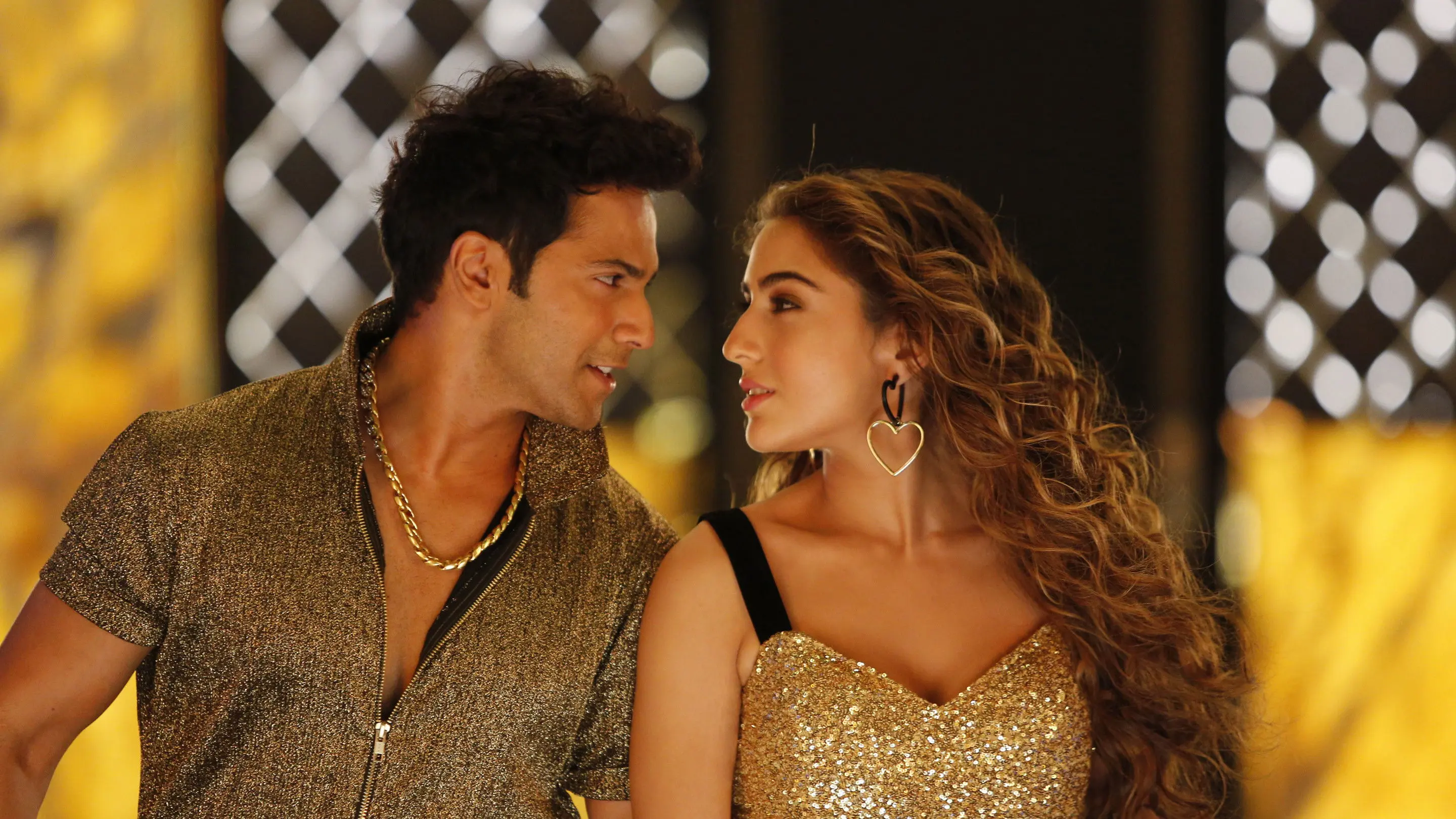 Coolie No. 1 backdrop