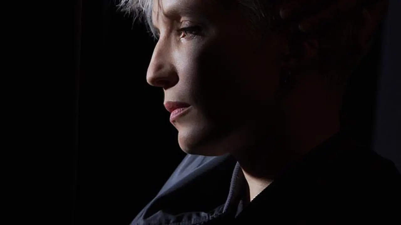 Oh Les Filles! backdrop