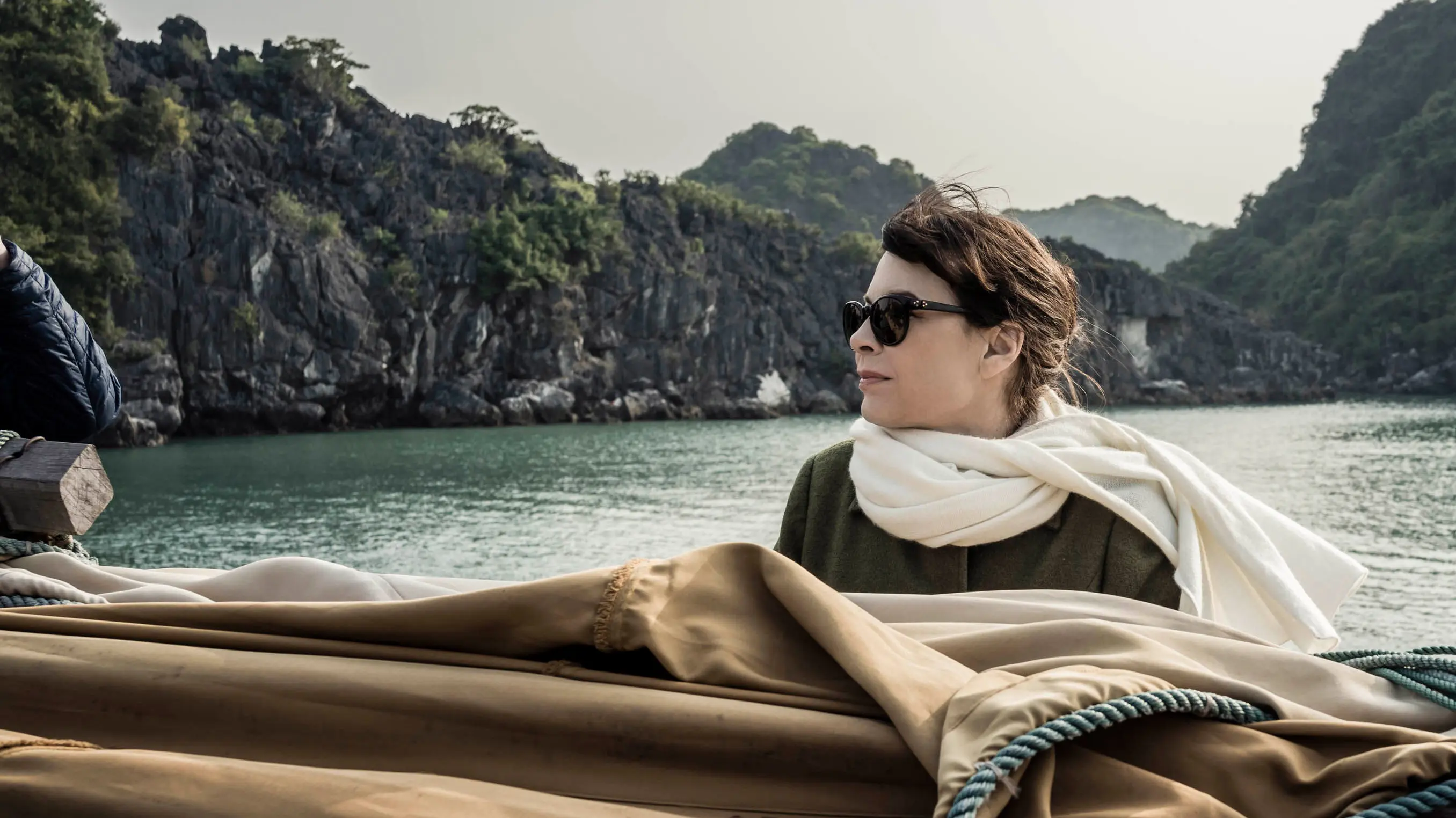 14 Days, 12 Nights backdrop