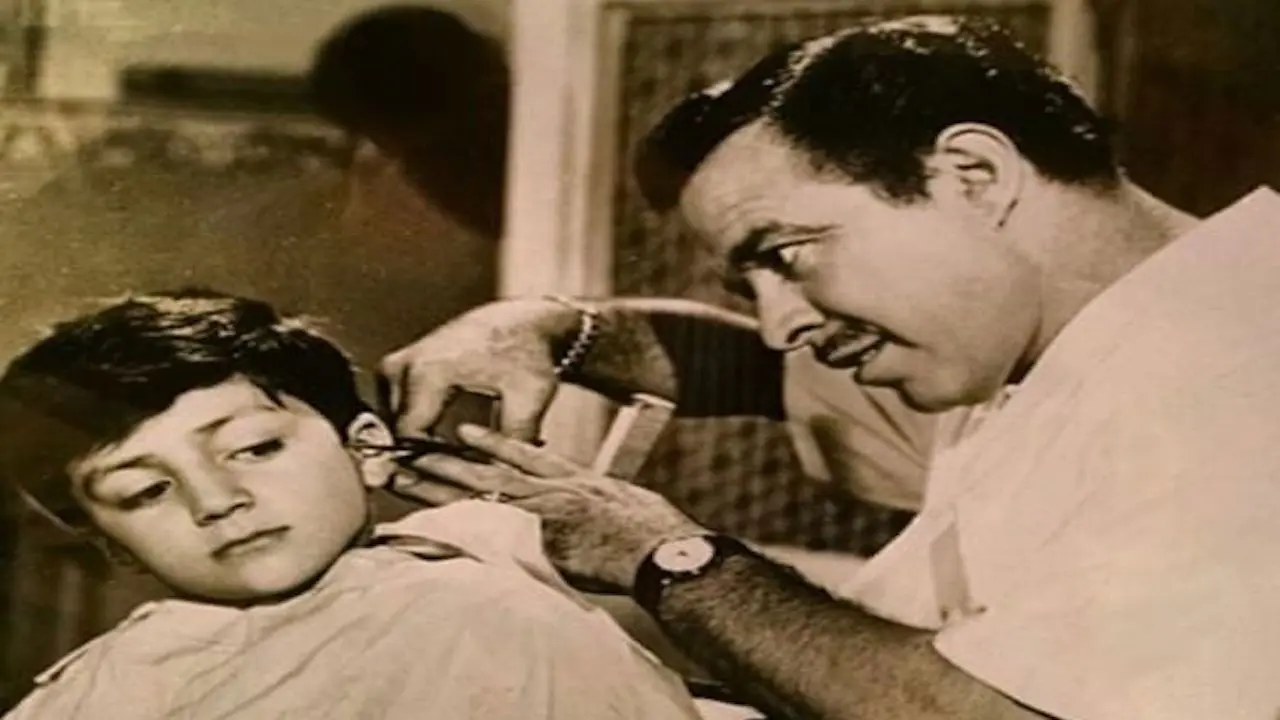 La tijera de oro backdrop